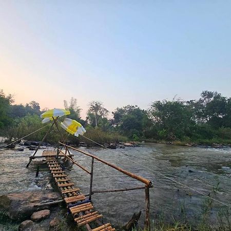 Natural Park Resort De Wang Thong Phitsanulok Bagian luar foto