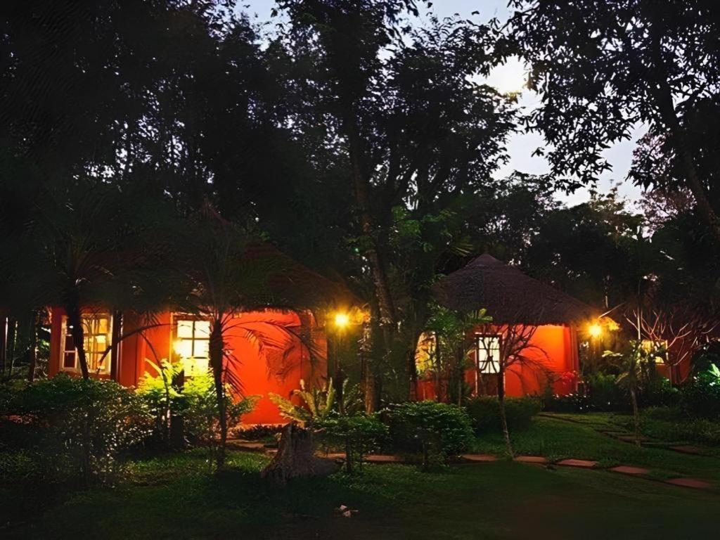 Natural Park Resort De Wang Thong Phitsanulok Bagian luar foto