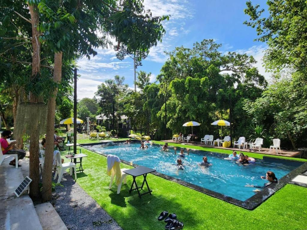 Natural Park Resort De Wang Thong Phitsanulok Bagian luar foto