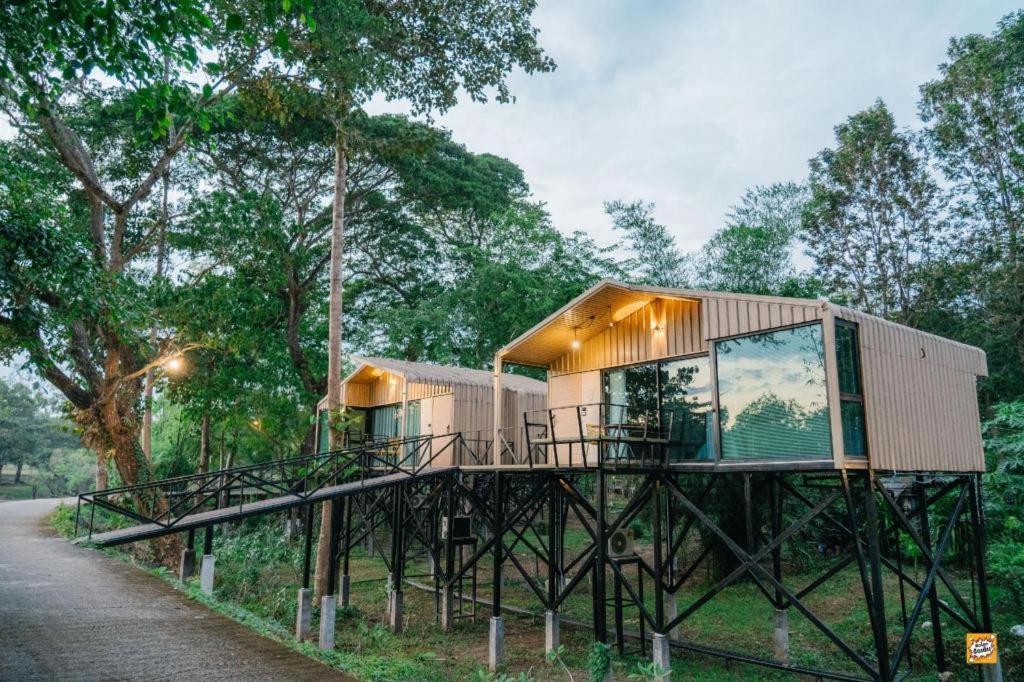 Natural Park Resort De Wang Thong Phitsanulok Bagian luar foto