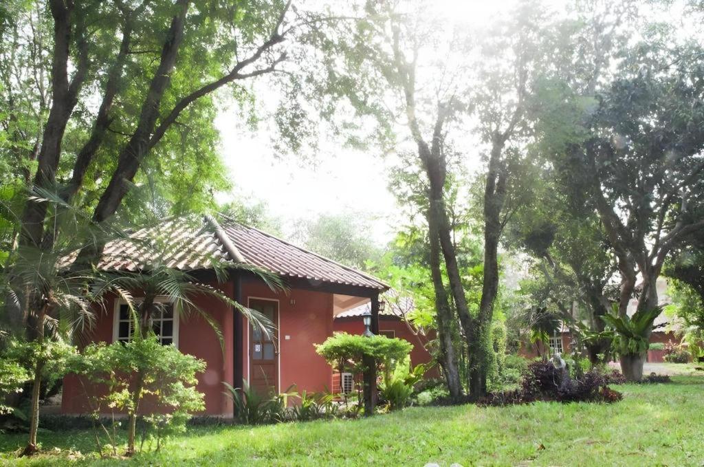 Natural Park Resort De Wang Thong Phitsanulok Bagian luar foto