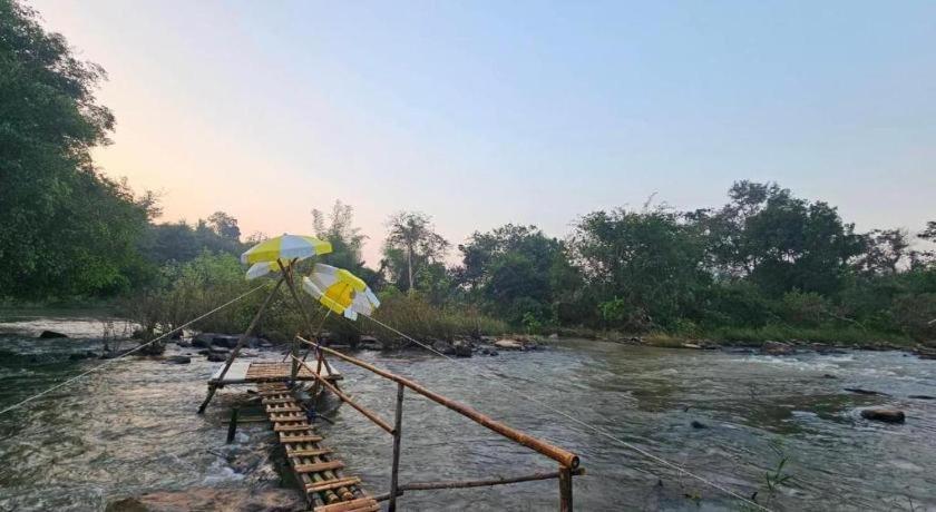 Natural Park Resort De Wang Thong Phitsanulok Bagian luar foto
