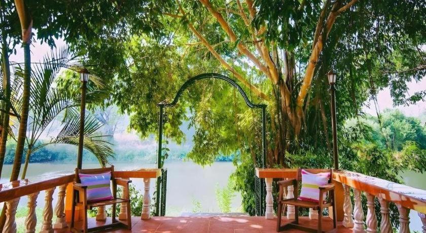 Natural Park Resort De Wang Thong Phitsanulok Bagian luar foto